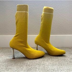 Cape Robin Gold Sock Boots Size 9